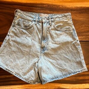Light wash a-line shorts from Everlane in size 26.